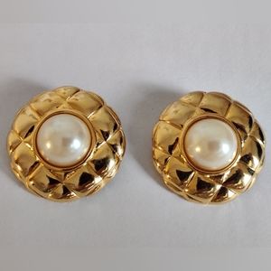 Designer Beverley Hamburg quilted earrings with pearls Chanel Style